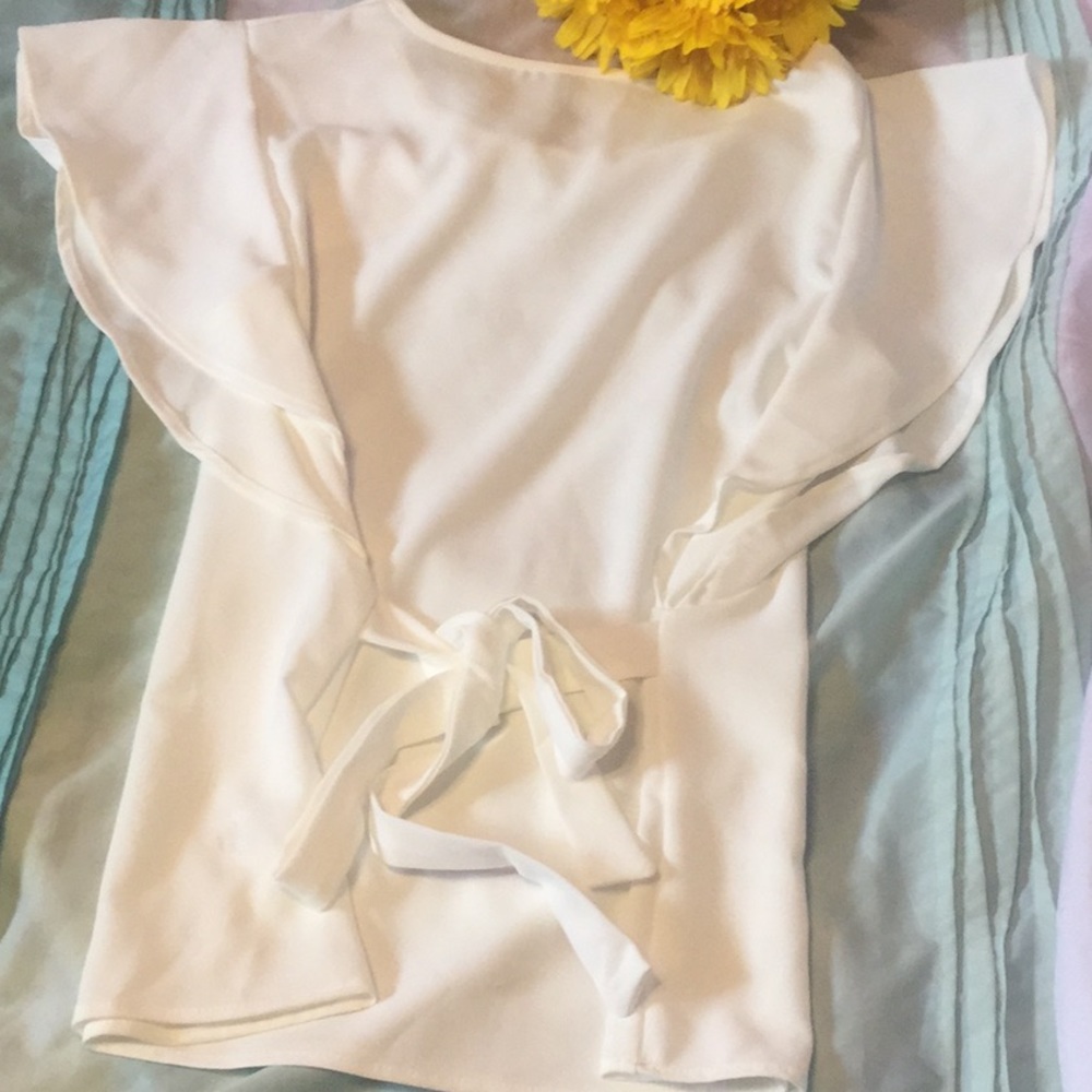 ❌DONATED❌White Fluttering Short Sleeve Waist Tie Top - Picture 6 of 10